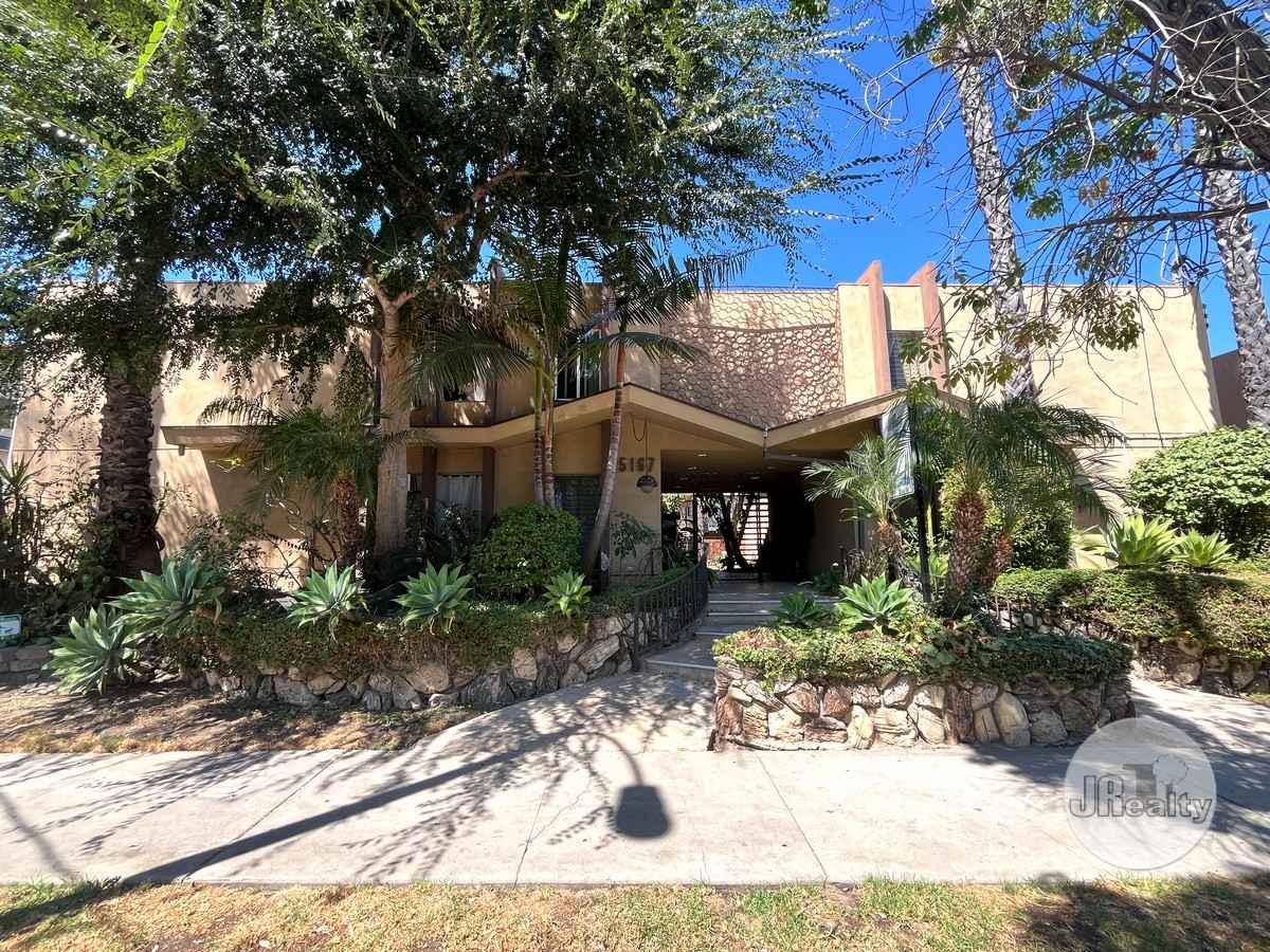 JRealty manages apartment buildings with 5–15 units in Los Angeles Sample apartment building that JRealty manages